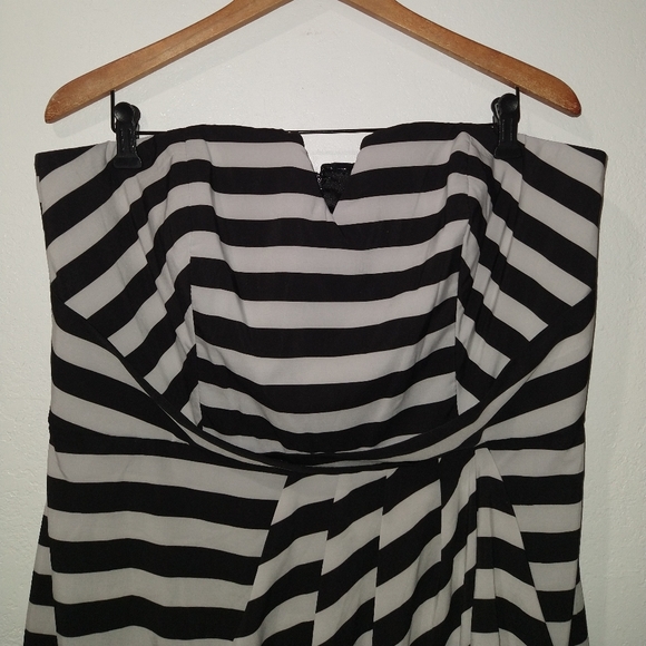 NWT CITY CHIC Faux Wrap Black/Grey Dress - Picture 4 of 9